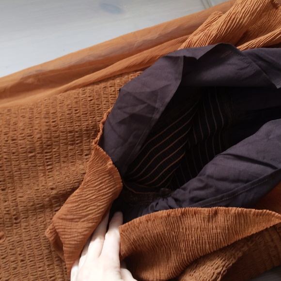 En Saison Smocked Chiffon Top - Picture 7 of 10